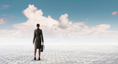 Yeni gün karşı karşıya. Karışık teknik