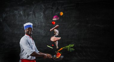 Cook özel bir şey hazırlıyor. Karışık ortam