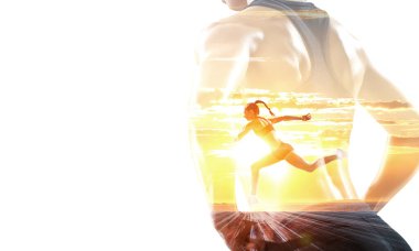 Beyaz atlet kadın. Karışık ortam