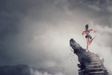 Koşmak sporcumuz yarışı. Karışık teknik