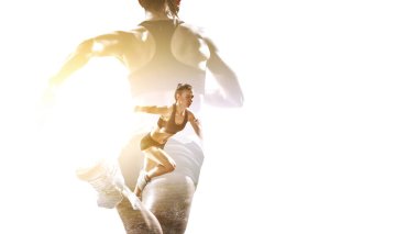 Beyaz atlet kadın. Karışık ortam