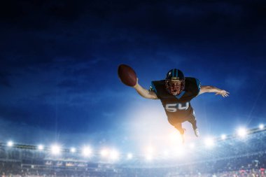 Amerikalı futbolcu iş başında