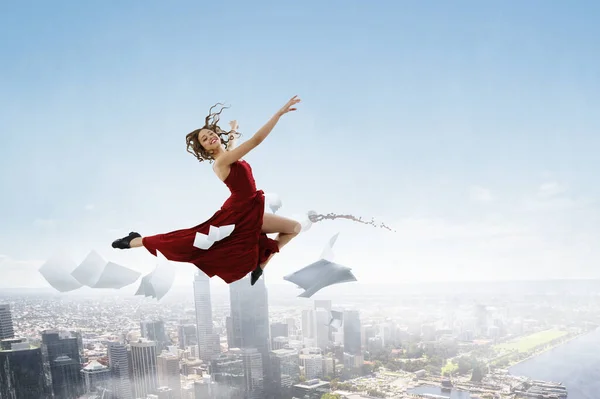 Female dancer against sky background — Stock Photo, Image