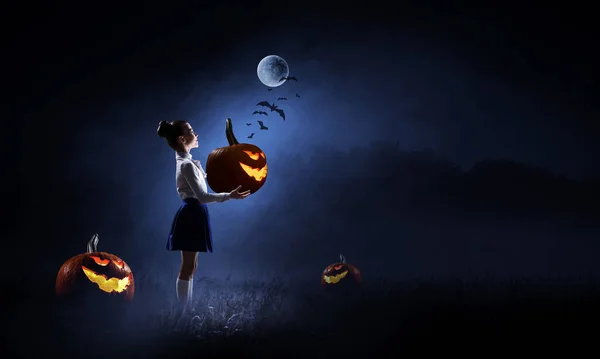 Immagine spettrale di Halloween. Mezzi misti — Foto Stock