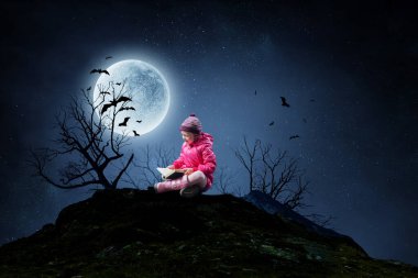 Korkunç cadılar bayramı görüntüsü. Karışık ortam