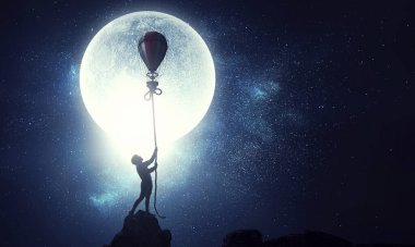 Sıcak hava balonlu çocuk