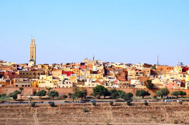 Kale duvarı, Fas, Kuzey Afrika arkasında Fez medina üzerinde havadan görünümü