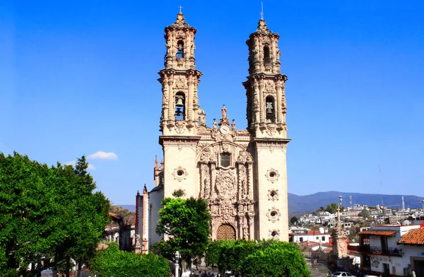 Voorgevel Van Santa Prisca Parochiekerk Taxco Alarcon Stad Braziliaanse Deelstaat — Stockfoto