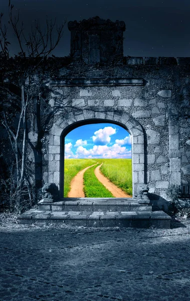 Way Freedom Dirt Road Green Meadow Open Door Ancient House — Stock Photo, Image