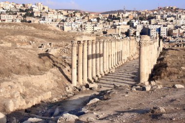 Jerash sütunlu eski sokak (Gerasa), eski Roma başkenti ve Jerash Valiliği en büyük şehri, Ürdün, Orta Doğu. UNESCO dünya mirası