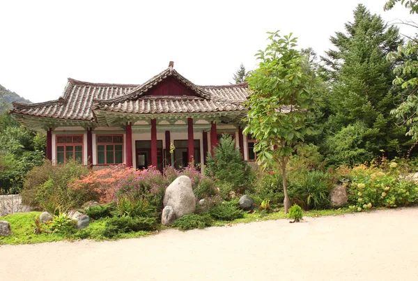 Ziergarten Und Pavillon Alten Buddhistischen Kloster Pohyon Nordkorea Dprk — Stockfoto