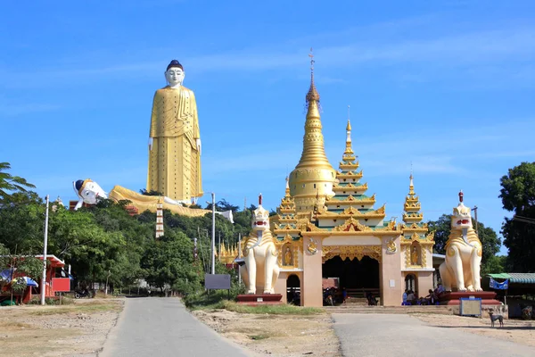 Gigantische Staande Boeddha Wolkenkrabber 170 Hoog Tempel Vorm Van Een — Stockfoto