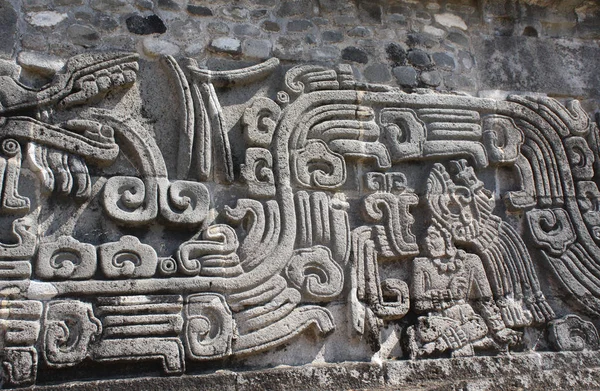 Sculpture Bas Relief Chef Amérindien Dieu Quetzalcoatl Civilisation Maya Précolombienne — Photo