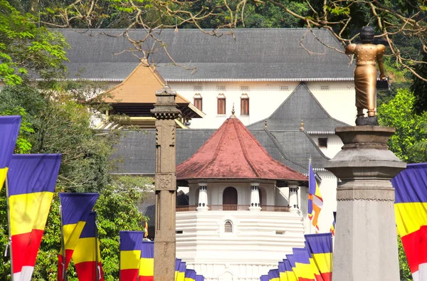 Entrance in Sri Dalada Maligawa, Kandy, Sri Lanka — Stock Photo, Image