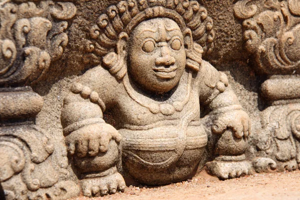 Bahirawa talla en piedra de escalones de piedra lunar, Anuradhapura, Sri Lanka —  Fotos de Stock