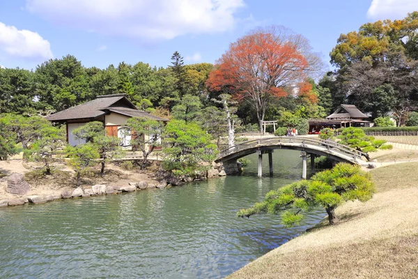 岡山・小石川後楽園の装飾橋 — ストック写真