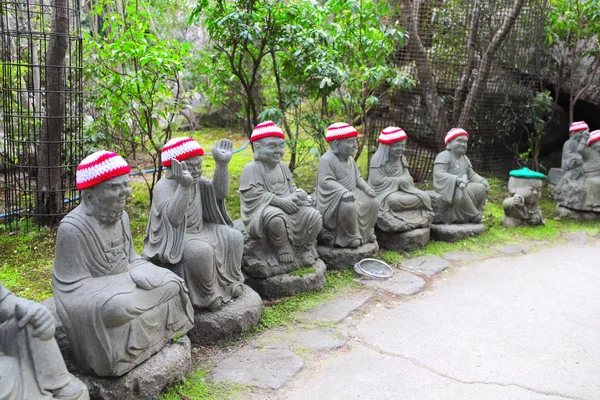 Estátuas de pedra Ksitigarbha no templo de Daishouin, ilha de Miyajima , — Fotografia de Stock