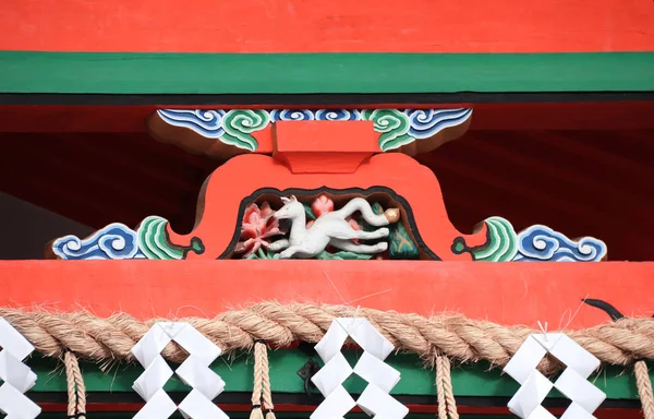 Carving prydnad med vit räv, Fushimi Inari Shrine, Kyoto, ja — Stockfoto