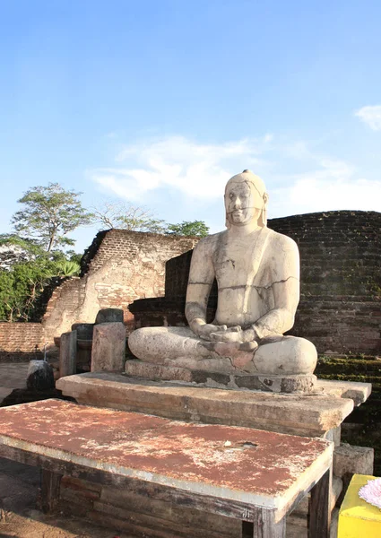 Staty av en mediterar Buddha, Vatadage, Polonnaruwa, Sri Lanka — Stockfoto