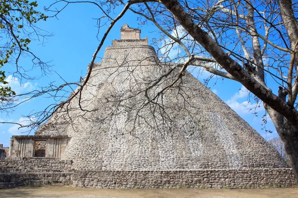 魔術師、ウシュマル、ユカタン、メキシコのピラミッド — ストック写真