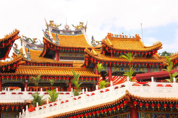 Toits du temple de Thean Hou, Kuala Lumpur, Malaisie — Photo