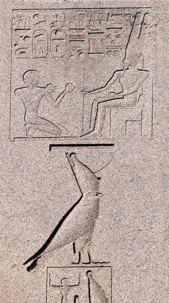 Hieroglyphs on the ancient egyptian obelisk, Istanbul, Turkey — Stock Photo, Image
