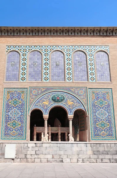 Arco decorativo en el Palacio de Golestán, Teherán, Irán — Foto de Stock