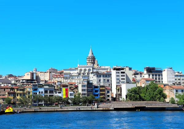 Antik Galata Kulesi Stanbul Beyoğlu Ilçesindeki Boğaz Suyundan Manzara — Stok fotoğraf