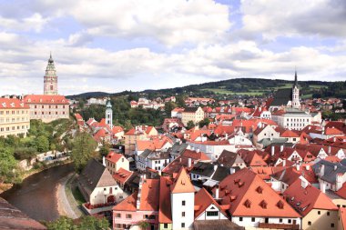 Eski Bohem şehri Cesky Krumlov 'un hava manzarası, Çek Cumhuriyeti, Avrupa. UNESCO dünya mirası sahası