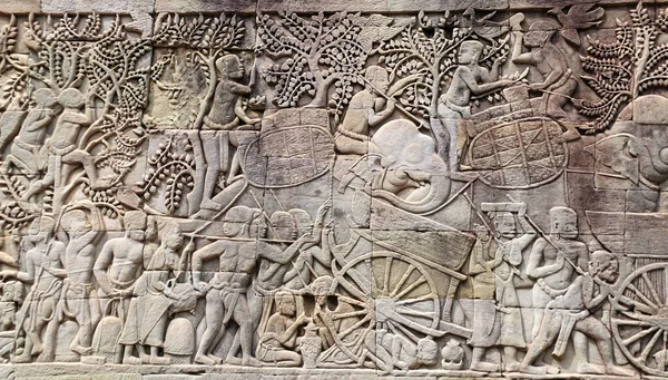 プラサート バイヨン寺院 有名なアンコールワット複合体 クメール文化 シェムリアップ カンボジアの象に軍隊 軍事指導者を描いた壁の彫刻 ユネスコ世界遺産 — ストック写真
