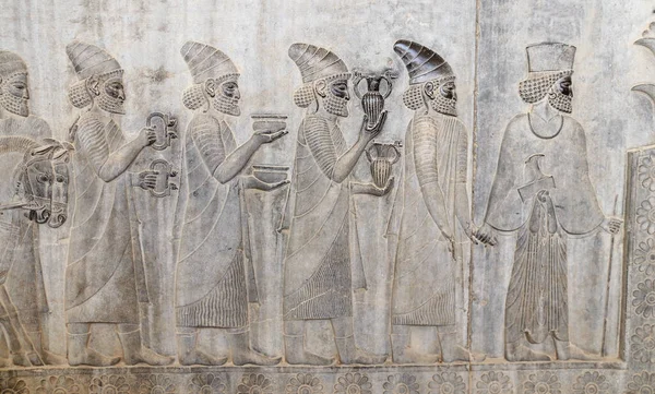 Ősi Fal Domborművel Külföldi Nagykövetekkel Ajándékokkal Adományokkal Perszepolisz Irán Unesco — Stock Fotó