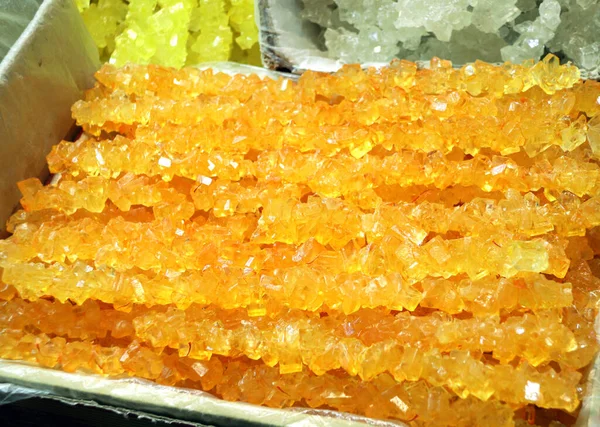 Persian Saffron Rock Candy Nabat Sur Marché Rue Sucre Cristallisé — Photo