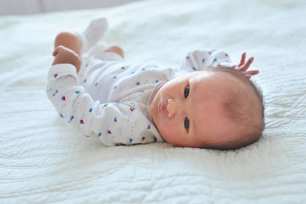 Adorable Newborn Baby Girl Lying Her Parents Bed Home — Stock Photo, Image