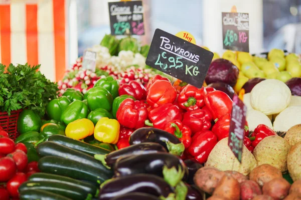 Świeżych Organicznych Warzyw Owoców Rynku Farmer Paryżu Typowy Rynku Europejskim — Zdjęcie stockowe