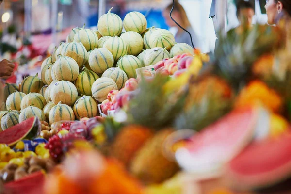 Свежие Органические Овощи Фрукты Фермерском Рынке Париже Франция Типичный Европейский — стоковое фото
