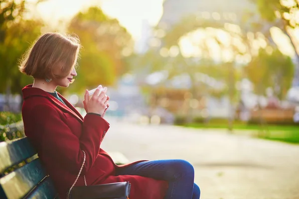 Beautiful Young French Woman Sitting Bench Drinking Coffee Eiffel Tower — Stock Photo, Image