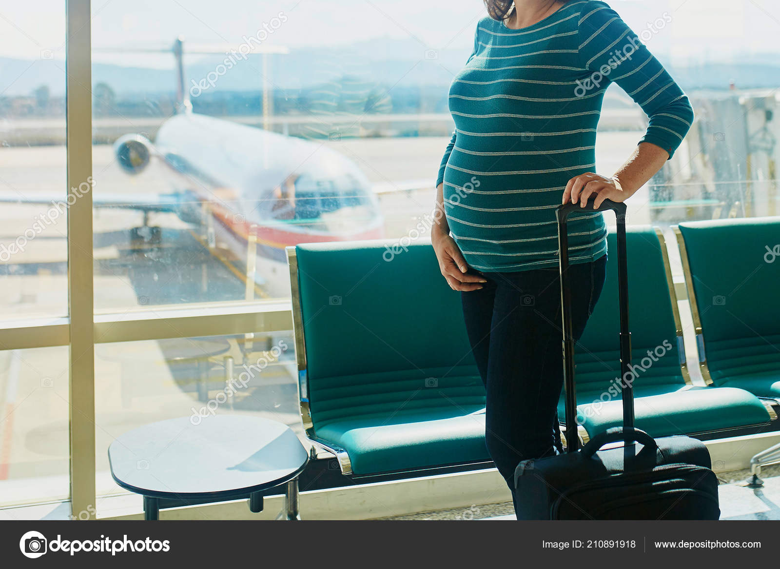 Pregnant Woman Second Trimester Traveling Plane Mother Going Vacation Business Stock Photo Image By C Encrier 210891918
