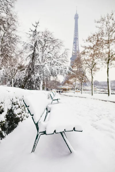 Scenic View Eiffel Tower Day Heavy Snow Unusual Weather Conditions — Stock Photo, Image