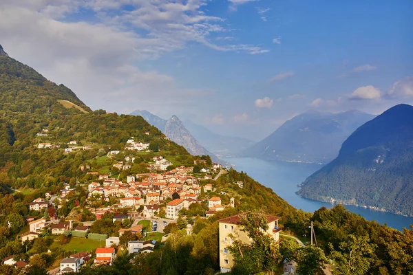 Schilderachtig Uitzicht Het Meer Van Lugano Het Dorp Bre Van — Stockfoto