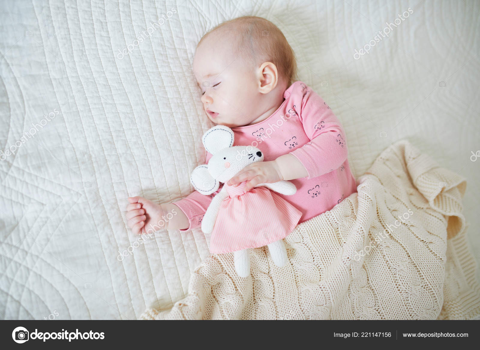 baby sleeping comforter