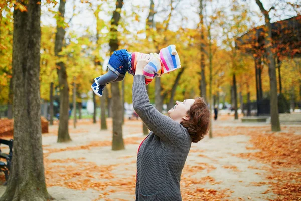 Mother Daughter Having Fun Fall Park Woman Playing Little Baby — Stock Photo, Image