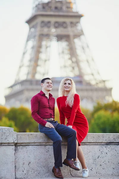 프랑스 파리에서에서 사랑에 낭만적인 — 스톡 사진