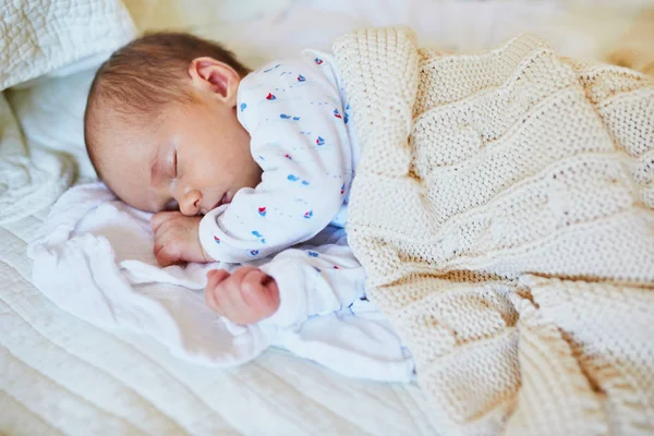 Adorable Newborn Baby Girl Sleeping Bed Home — Stock Photo, Image