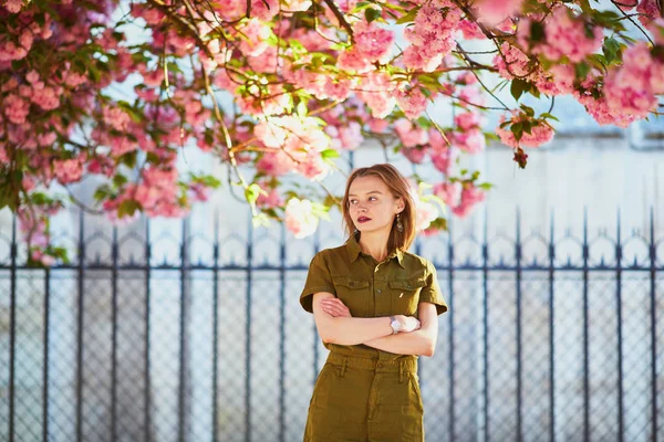 Beautiful French Woman Walking Paris Spring Day Cherry Blossom Season — Stock Photo, Image