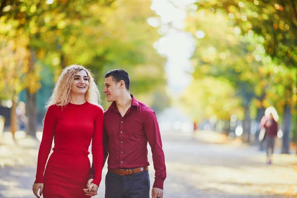 Pareja romántica enamorada — Foto de Stock