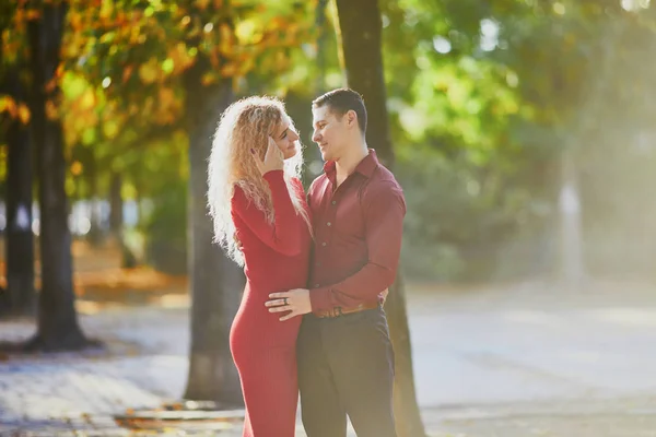 Casal romântico apaixonado — Fotografia de Stock