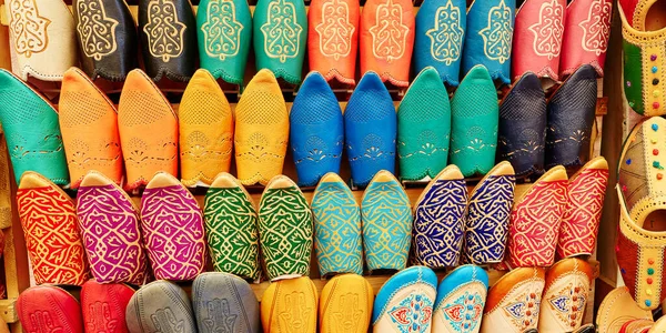 Colorful leather slippers in Marrakech, Morocco — Stock Photo, Image