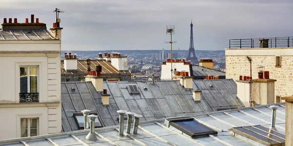 Scenic view of Parisian roofs and Eiffel tower — Stock Photo, Image