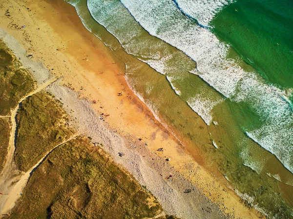 무인기로 프랑스 브르타뉴 서양해 보인다 모래사장 파도가 아름다운 — 스톡 사진