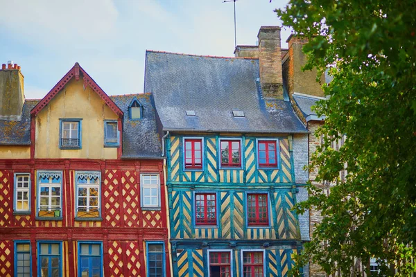 法国布列塔尼市最受欢迎的旅游胜地之一 中世纪的雷恩小镇上漂亮的半木制建筑 — 图库照片